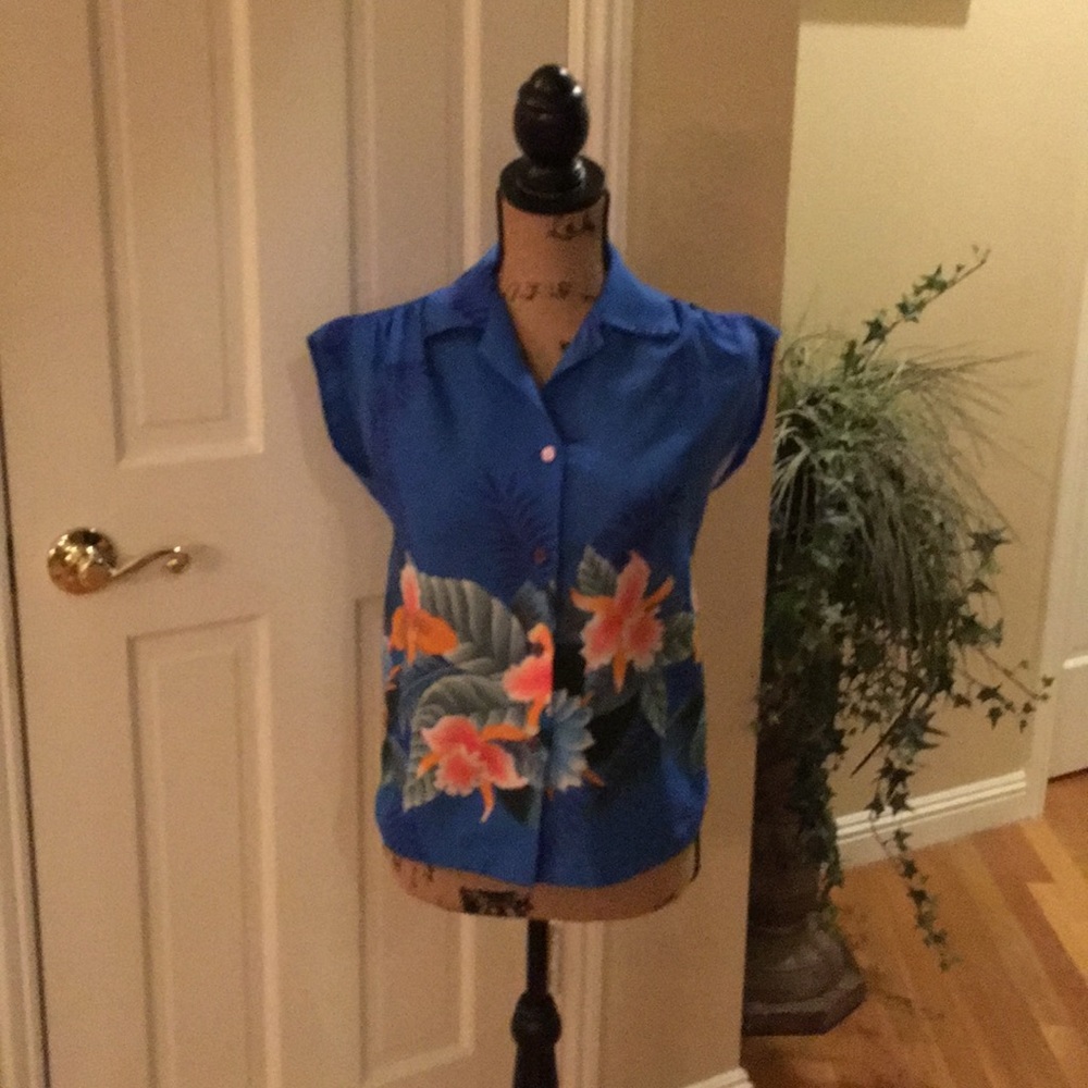 Hawaiian 🌺 Women’s Shirt